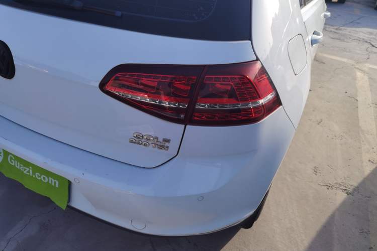 Used Volkswagen Golf 2017 230TSI Automatic Comfort Edition – Celebrating Milestone of One Million Units
