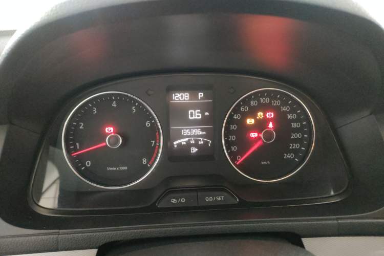 Used Volkswagen Gran Lavida 2013 1.4 TSI Automatic Comfort Model