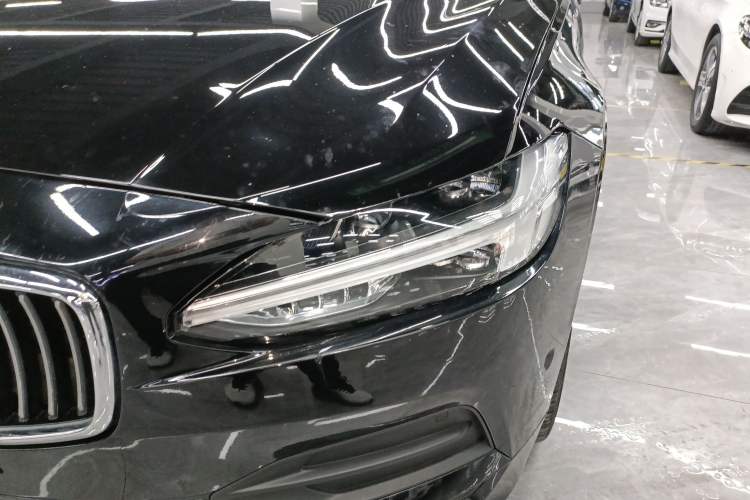 Used Volvo S90 2018 T4 Zhiyuan Edition
