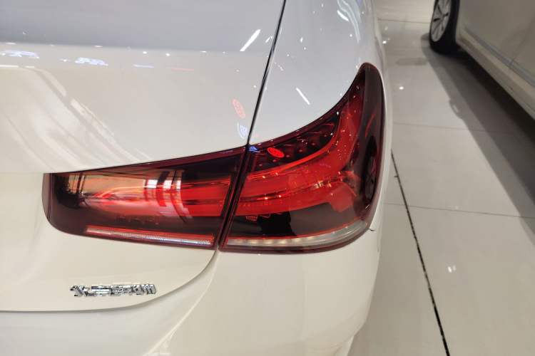 Used Mercedes-Benz A-Class 2022 Revised Version A 200 L Sport Sedan Fashionable Style
