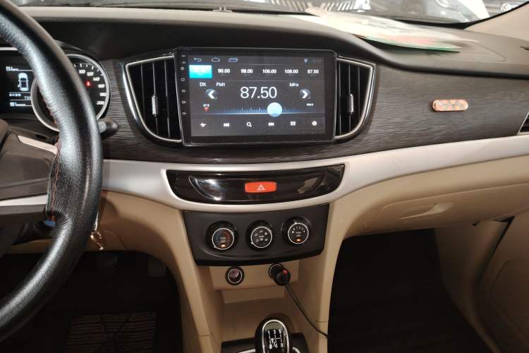 Used Baojun 730 2016 Revised 1.5L Manual Standard Version 7 Seats China V Emission Standard
