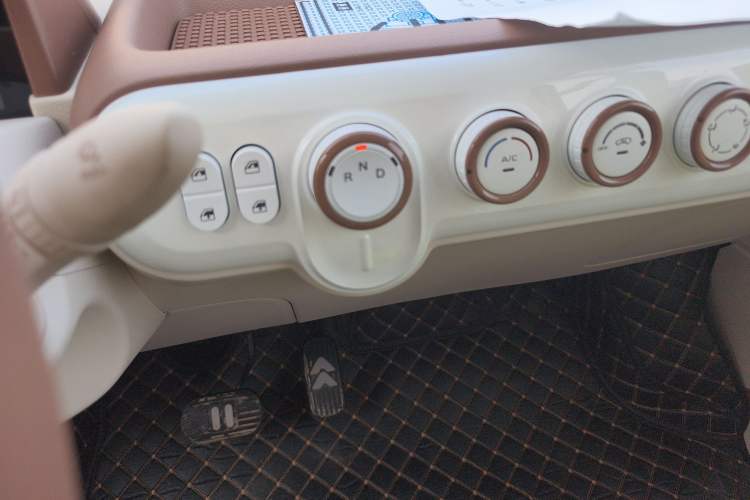 Used Bestune Pony 2025 222km Range Elegant Horse