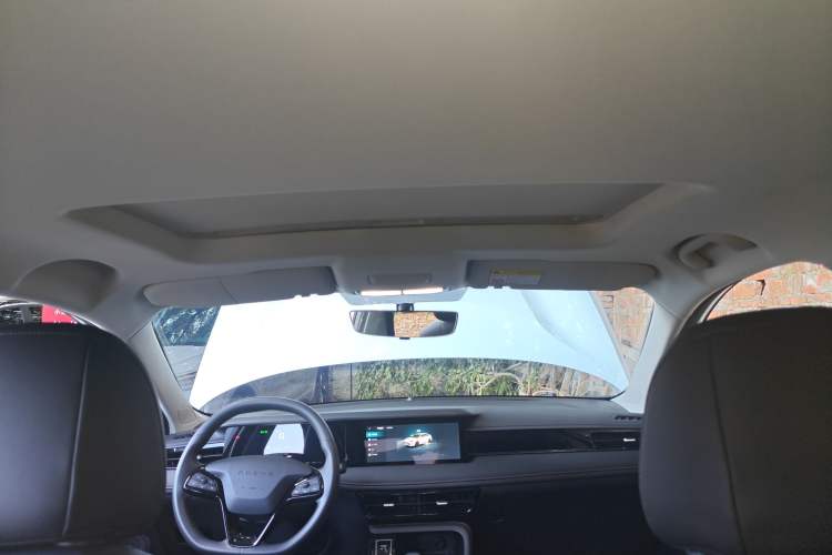 Used Roewe i5 2024 1.5L CVT Luxury Edition
