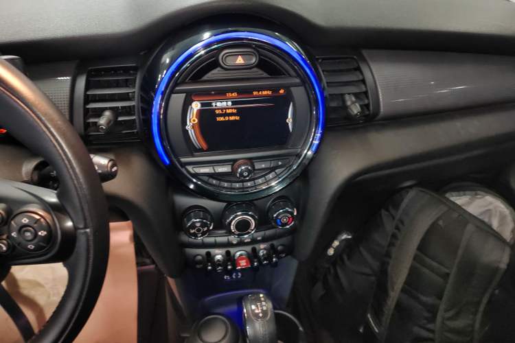 Used MINI MINI 2016 1.5T COOPER
