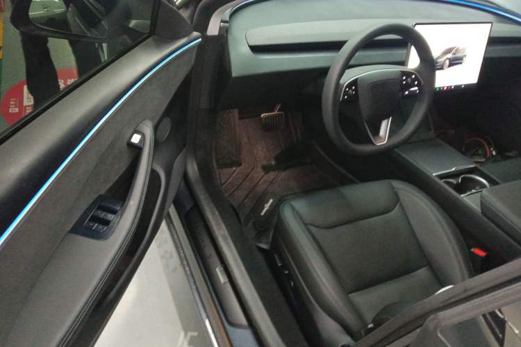 Used Tesla Model 3 2023 Long-Range All-Wheel-Drive Version
