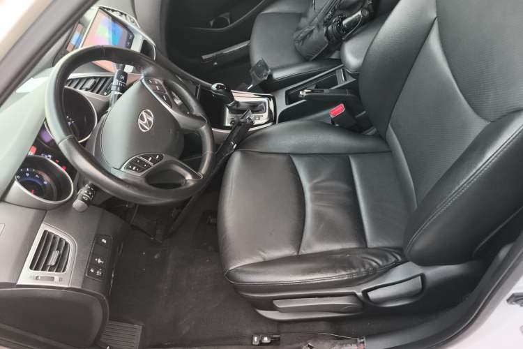 Used Hyundai Elantra 2015 1.6L Automatic Luxury Model
