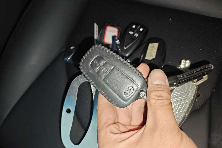 Used Toyota Avalon 2019 2.0L Ambition Edition China VI
