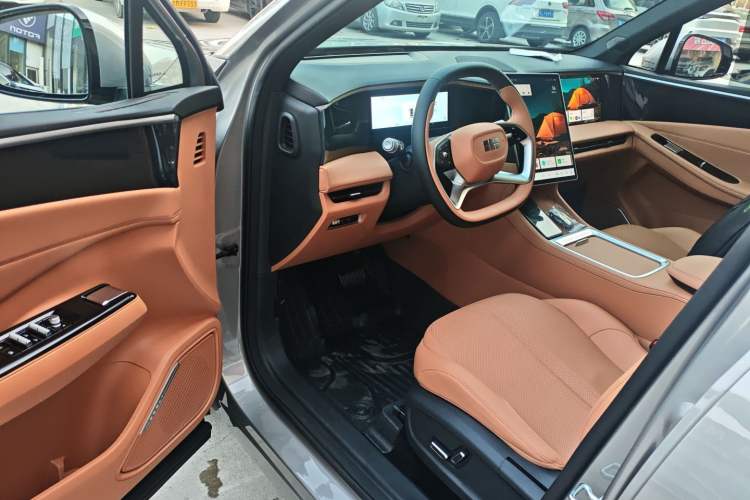 Used  L7 2025 EM-i 115km Exploration Edition
