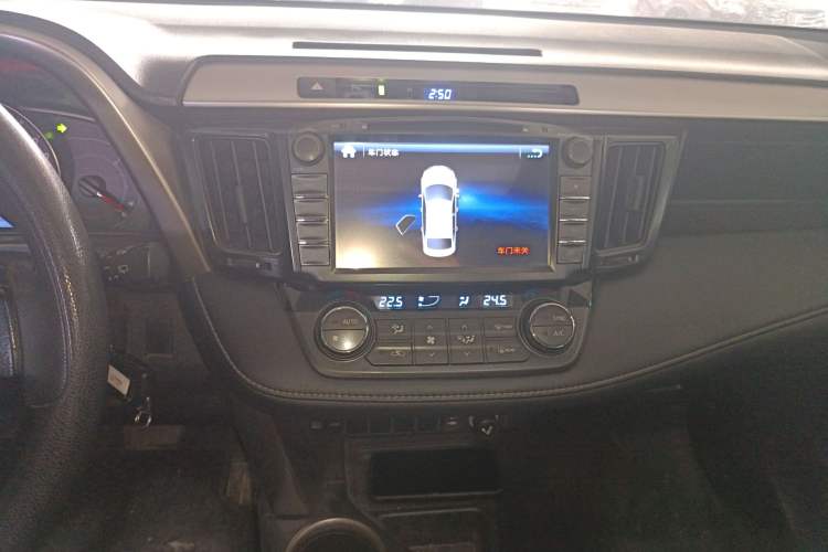 Used Toyota RAV4 2015 2.0L CVT Two-Wheel Drive Fashion Edition