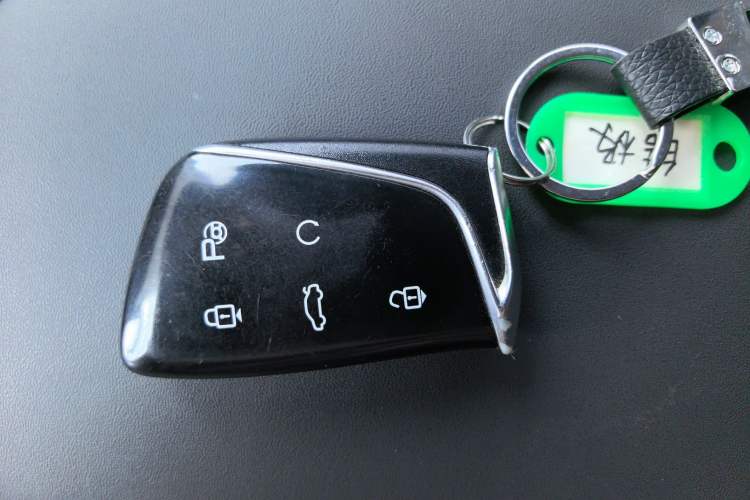 Used Dongfeng Aeolus Huge 2022 Mach Dual-Motor 1.5T MHD Dare-to-Dream Edition
