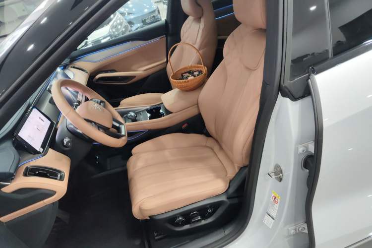 Used BYD Song L EV 2025 Intelligent Driving Version 662 km LiDAR Excellence Edition
