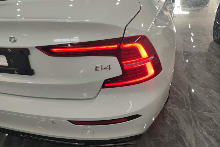 Used Volvo S60 2022 B4 Zhiyi Luxury Edition