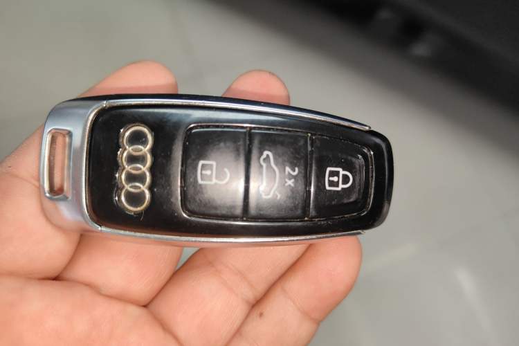 Used Audi Q7 2020 55 TFSI quattro S line sports model
