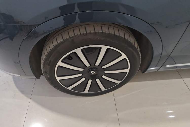 Used Hima AITO M9 2024 All-Electric Ultra Version 100 kWh 6-Seater Model
