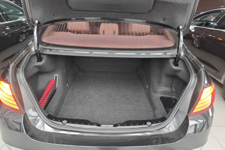 Used BMW 5 Series 2014 525Li Luxury Design Package
