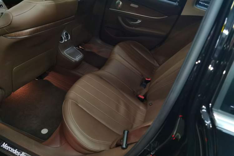 Used Mercedes-Benz E-Class 2023 Updated E 300 L Fashion Edition
