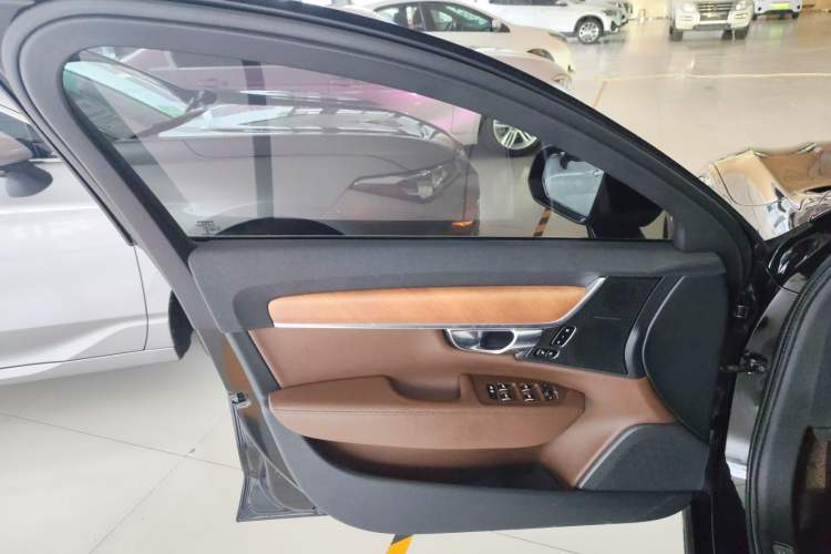 Used Volvo S90 2019 T5 Zhiyuan Edition
