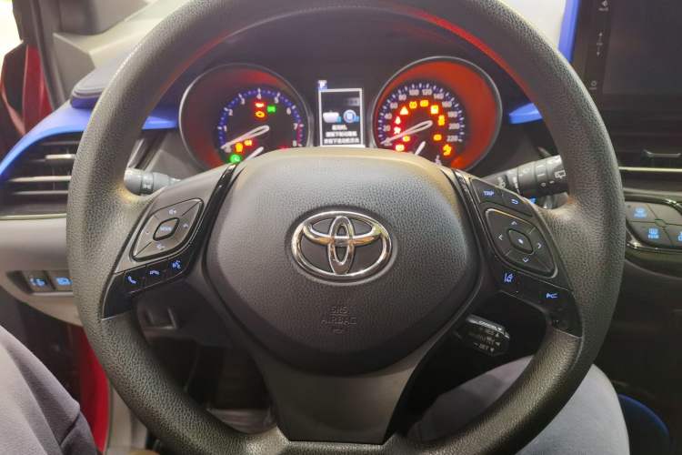 Used Toyota IZOA 2020 2.0L Enjoy Edition
