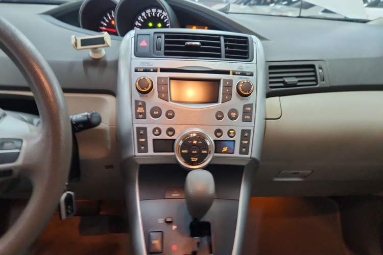 Used Toyota Verso 2014 Starlight 180G CVT Comfort Edition
