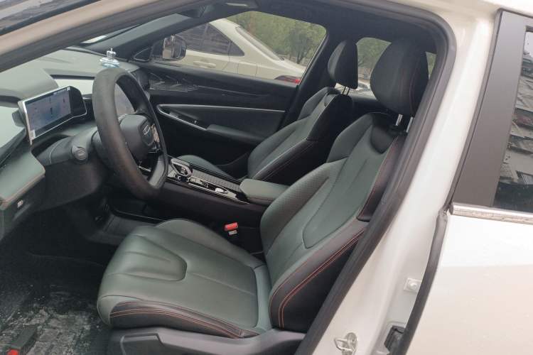 Used Geely Auto Emgrand X7 Sport 2024 1.5TD Dragon Edition