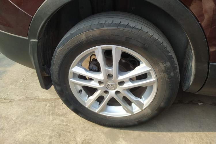 Used Baojun 560 2015 1.8L Manual Elite Model
