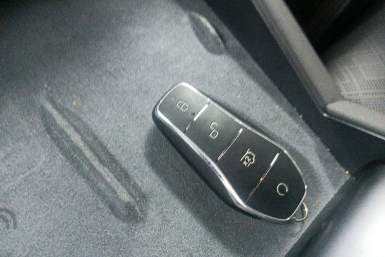 Used BYD Qin L 2025 DM-i Smart Drive 120KM Excellence Model
