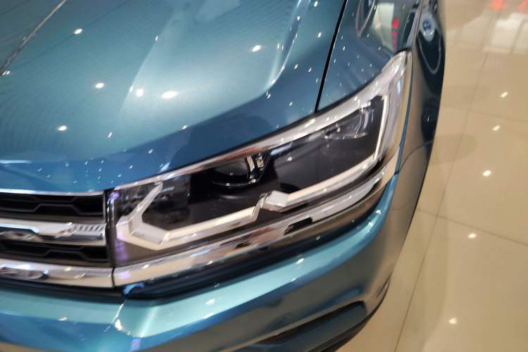 Used Volkswagen Tharu 2019 280TSI Two-Wheel Drive Luxury Version China VI Standard
