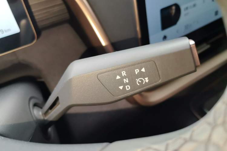 Used  eπ008 2024 210Max Range-Extended Version 6 Seats