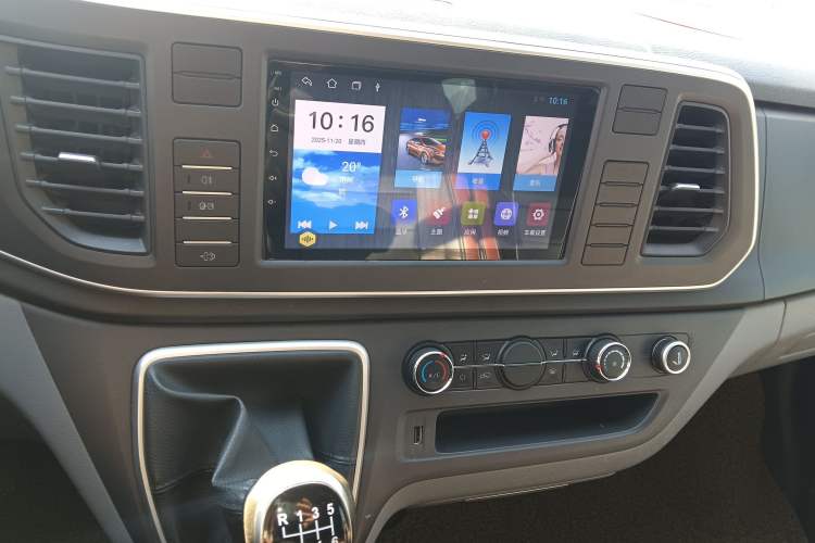 Used SAIC MAXUS Xintu V80 2021 2.0T PLUS Manual City Edition Short Wheelbase Ultra-Low Roof 5/6 Seats
