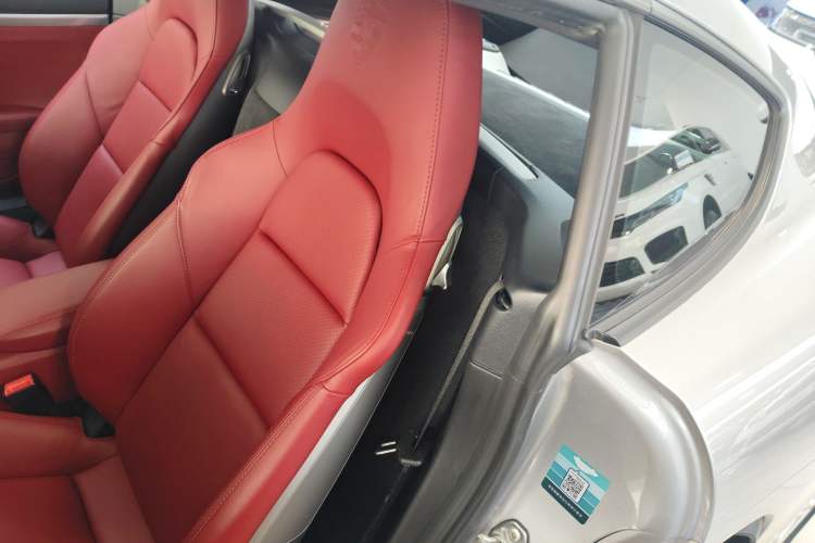 Used Porsche 718 2018 Cayman 2.0T
