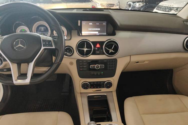 Used Mercedes-Benz GLK-Class 2015 GLK 260 4MATIC Dynamic Edition Ultimate Version
