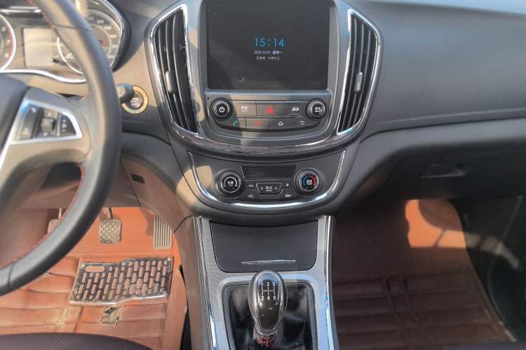Used Baojun 560 2015 1.8L Manual Luxury Model

