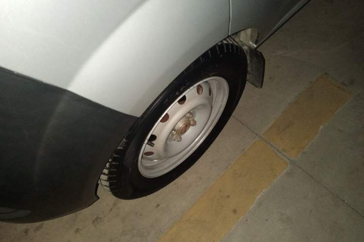 Used Jinbei Hiace X30 2023 1.5L Super-Comfortable Passenger Van 5/6/7-Seater Non-Air-Conditioned Version Model SWC15M