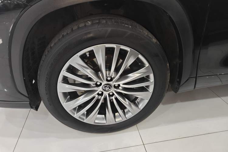 Used Toyota Highlander 2022 Dual-Engine 2.5L Four-Wheel Drive Prestige Version 7 Seats