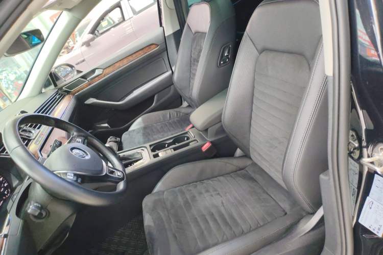 Used Volkswagen Magotan 2018 330TSI DSG Luxury Model
