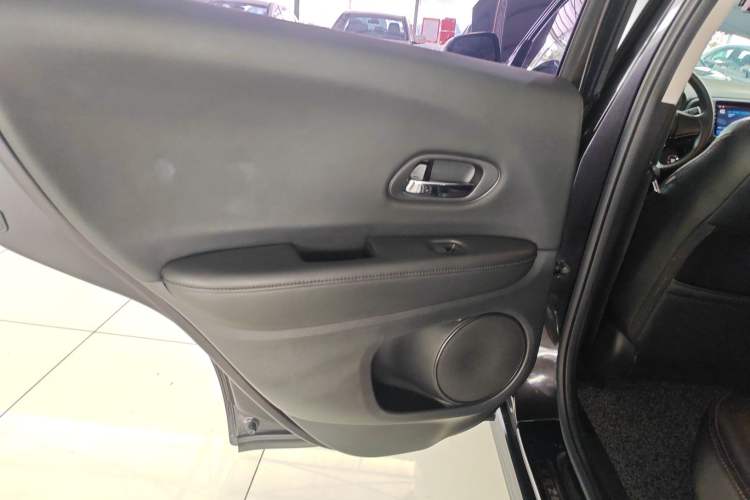 Used Honda Vezel 2017 1.8L CVT 2WD Elite Model
