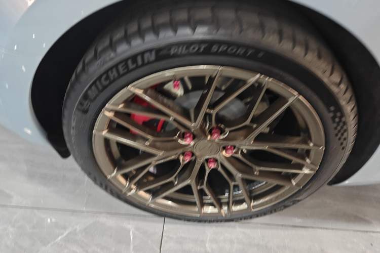 Used Tesla Model 3 2023 Long-Range All-Wheel-Drive Version
