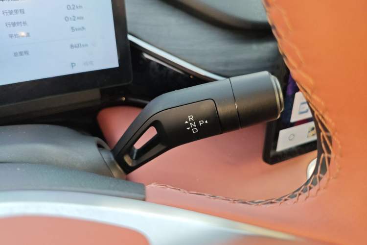 Used  L6 2025 EM-i 140km Starship Edition
