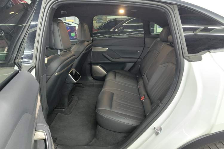 Used ONVO L60 2024 60 kWh Rear-Drive Version