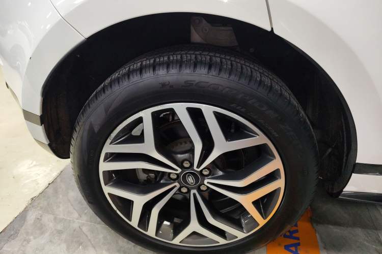 Used Land Rover Range Rover Evoque 2021 Range Rover Velar 249 PS R-Dynamic HSE Luxury Edition