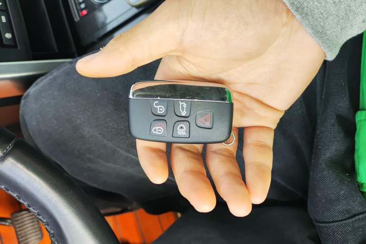 Used Land Rover Discovery Sport 2019 240 PS SE Version China VI Standard
