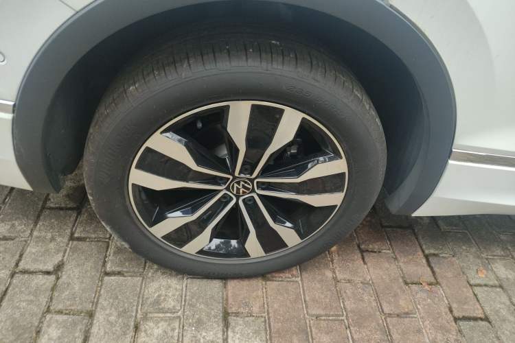 Used Volkswagen Tiguan L 2024 Outstanding Model 330TSI Automatic Two-Wheel Drive R-Line Dragon Glory Edition