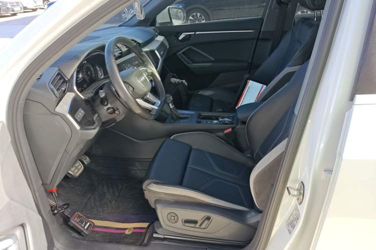 Used Audi Q3 2024 40 TFSI Fashion Dynamic Model
