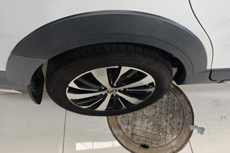 Used FORTHING Joyear X6 2017 Jingxiang Series 1.5T Manual Luxury Model
