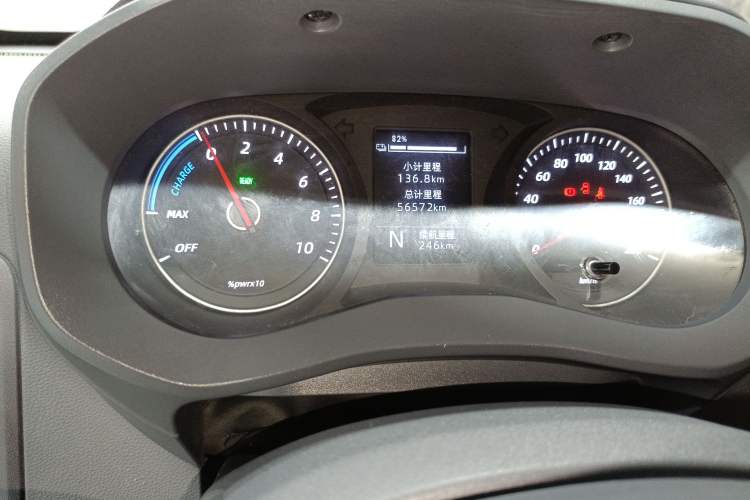 Used Wuling Yangguang 2024 300KM Comfort Version Passenger Van 75kW
