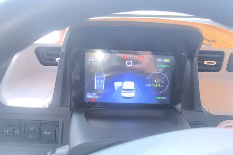 Used Wuling Hongguang MINIEV 2021 Macaron Premium Model – Lithium Iron Phosphate
