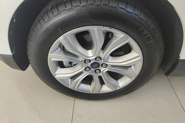 Used Ford Edge 2020 EcoBoost 245 Two-Wheel-Drive Platinum Edition 5 Seats
