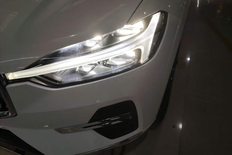 Used Volvo XC60 2023 B5 4x4 Smart Luxury Edition
