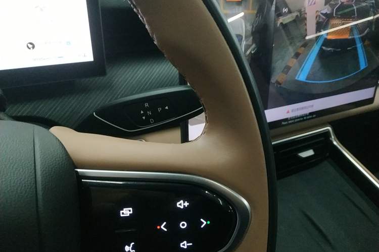 Used Chery Tiggo 8 L 2024 2.0T Two-Wheel Drive Prestige Version 5 Seats
