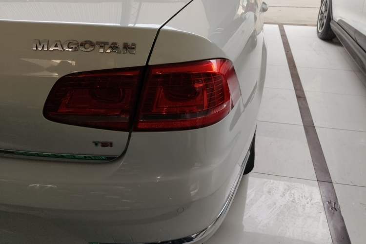 Used Volkswagen Magotan 2013 1.8TSI Premier Model
